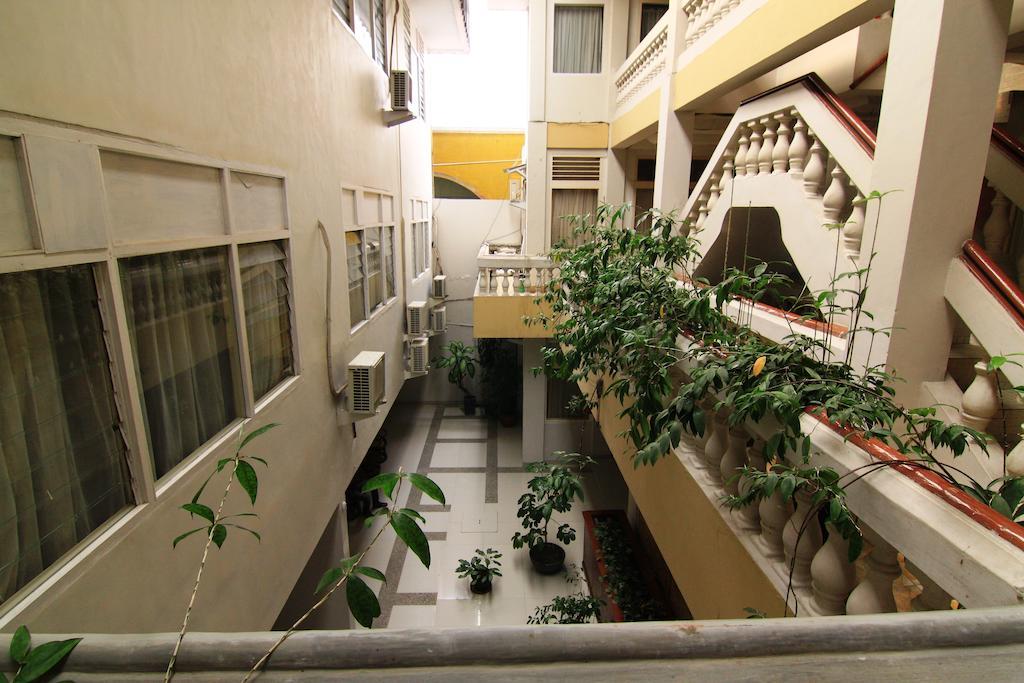Hotel Garuda Syariah Padang  Exterior photo